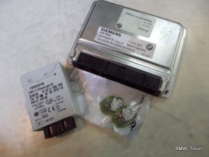 KOMPUTER STEROWNIK SILNIKA M54 3.0i MANUAL E39 E46