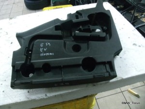 SCHOWEK NA NARZĘDZIA PLASIK BMW E39 KOMBI