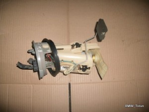 POMPA POMPKA PALIWA Z PŁYWAKIEM BMW E46 1.9