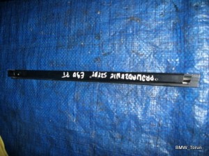 LISTWA PIONOWA TYŁ PRAWA BMW E90