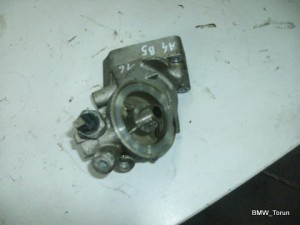 PODSTAWA FILTRA OLEJU 1.6 ADP PASSAT B5 A4 B5
