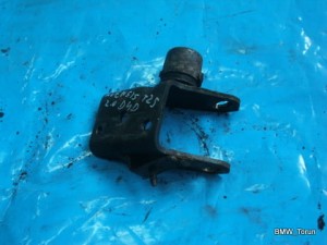 MOCOWANIE UCHWYT ZAWIESZENIA AVENSIS T25