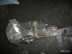 SKRZYNIA BIEGÓW 1.6 1.8 PASSAT B5 AUDI A4
