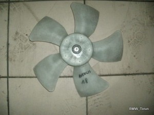 WENTYLATOR WIATRAK CHŁODNICY 1.8 2.0 AVENSIS T25