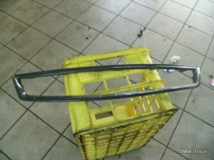 RAMKA OSŁONA GRILL ATRAPA FOCUS MK2
