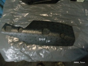STYROPIAN OSŁONA TAPICERKA BAGAŻNIKA PRAWA BMW E87