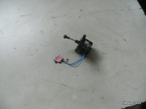 SILNICZEK REGULACJI LAMPY PRZÓD BMW E39