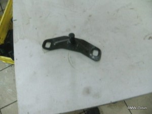 RYGIEL ZAMEKA KLAPY BAGAŻNIKA AUDI A4 B5