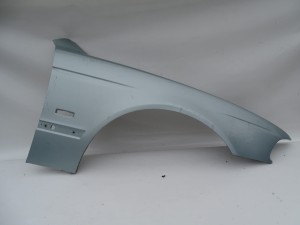 BŁOTNIK PRAWY PRZÓD PRZEDNI BMW E39 GLACIERGRUEN F-VAT