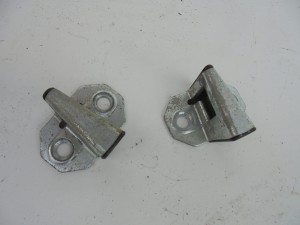 RYGIEL ZATRZASK DRZWI MERCEDES W202 C-KLASA F-VAT