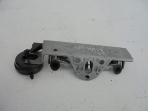 ZAMEK MECHANIZM  ZAGŁÓWKA TYŁ MERCEDES W124 W202 SEDAN 2029700025 F-VAT