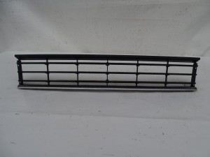 KRATKA ZDERZAKA ŚRODKOWA VW PASSAT B7 F-VAT