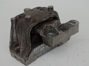 ŁAPA PODUSZKA SILNIKA VW PASSAT B7 AUDI SKODA SEAT 2.0 TDI F-VAT