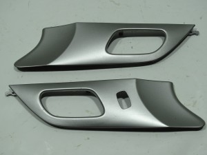 WEWNĘTRZNA OSŁONA MASKOWNICA KLAMKI PRZÓD PRZEDNIA LEWA PRAWA PEUGEOT 407 F-VAT