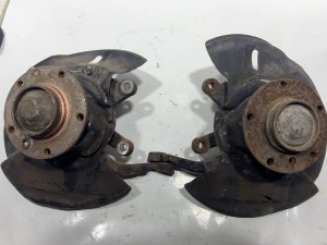 ZWROTNICA PIASTA ŁOŻYSKO PRZÓD PRAWA LEWA BMW E38