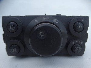 WŁĄCZNIK PRZEŁĄCZNIK ŚWIATEŁ OPEL VECTRA C SIGNUM 13230796 DA F-VAT