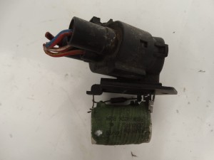 REZYSTOR WENTYLATORA OPEL MERIVA A CORSA C D 8390169 F-VAT