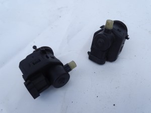 SILNICZEK REGULACJI LAMPY RENAULT MASTER II OPEL MOVANO 7700420737 F-VAT