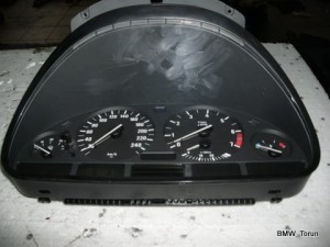 LICZNIK ZEGARY EUROPA BENZYNA V6 BMW E39