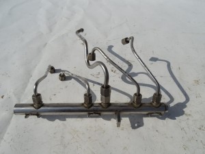LISTWA WTRYSKOWA PRZEWODY PALIWA BMW E90 E91 E92 E93 N43 2.0i 7562474 F-VAT