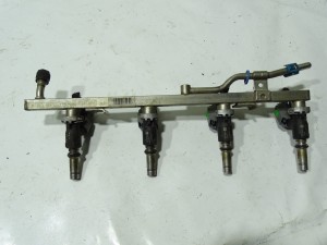 LISTWA WTRYSKOWA WTRYSKIWACZ OPEL ASTRA H ZAFIRA B MERIVA A 1.6 Z16XER 55559375 F-VAT