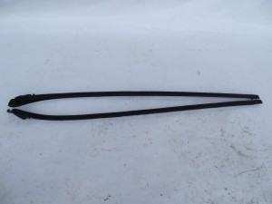 LISTWA SZYBY CZOŁOWEJ LEWA PRAWA 39041883 OPEL ASTRA K F-VAT