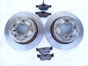 TARCZE HAMULCOWE TYŁ TYLNE + KLOCKI BMW E90 E91 E92 E93 300mm F-VAT
