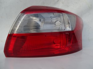LAMPA PRAWA TYŁ TYLNA FORD FOCUS III MK3 SEDAN F-VAT