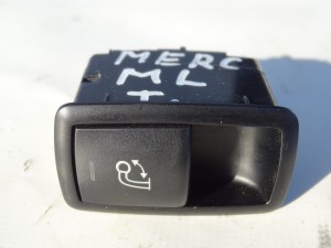 PRZYCISK PRZEŁĄCZNIK HAKA A1669051700 MERCEDES ML W166 F-VAT
