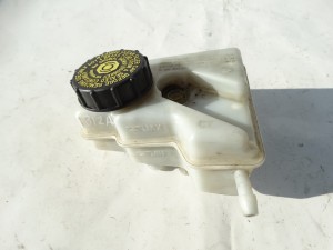 ZBIORNIK ZBIORNICZEK POMPY HAMULCOWEJ 6R2611601 SEAT IBIZA IV F-VAT
