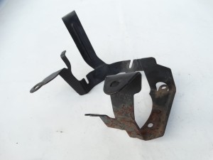 UCHWYT MOCOWANIE POMPY WSPOMAGANIA 6R0423845 SEAT IBIZA IV F-VAT