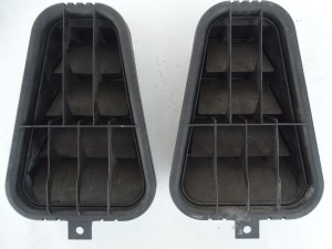 KRATKA WENTYLACYJNA BAGAŻNIKA 8E0819181 AUDI A4 B7 F-VAT