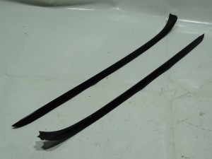 LISTWA SZYBY CZOŁOWEJ BMW E90 E91 SCHWARZ II 668/9 F-VAT