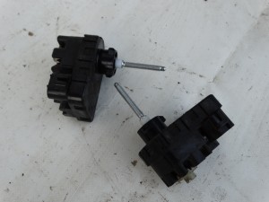 SILNICZEK REGULACJI LAMPY PRZÓD PRZEDNIEJ SUBARU FORESTER III F-VAT