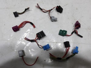 WTYCZKA KOSTKA SKRZYNKI BEZPIECZNIKÓW BMW E81 E87 E90 E91 E60 F-VAT