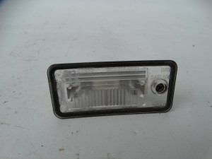 LAMPKA PODŚWIETLENIE TABLICY REJESTRACYJNEJ 8E0807430B AUDI A3 8P F-VAT