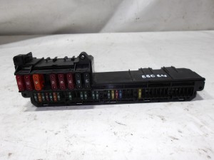 SKRZYNKA BEZPIECZNIKÓW BMW E60 F-VAT