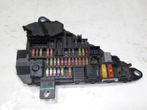 SKRZYNKA BEZPIECZNIKÓW 6906599 BMW E60 E61 F-VAT