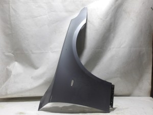 BŁOTNIK PRAWY PRZÓD PRZEDNI BMW E60 E61 SILBERGRAU PIERWSZY LAKIER F-VAT