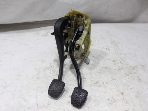 PEDAŁ SPRZĘGŁA HAMULCA POMPKA 6759944 BMW E60 E61 EUROPA F-VAT