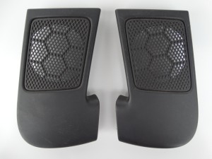 OSŁONA MASKOWNICA GŁOŚNIKA TYŁ TYLNA LEWA PRAWA 8P4035793 8P4035794 AUDI A3 8P F-VAT