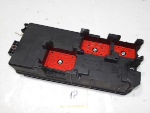 SKRZYNKA BEZPIECZNIKÓW 13205791 OPEL VECTRA C SIGNUM F-VAT