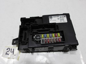 MODUŁ SKRZYNKA BEZPIECZNIKÓW 13381900 OPEL MERIVA B F-VAT