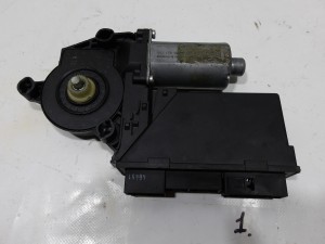 SILNICZEK PODNOSZENIA SZYBY MODUŁ DRZWI 8Z2959802A AUDI A2 F-VAT