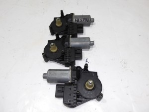 SILNICZEK PODNOSZENIA SZYBY LEWY PRAWY PRZÓD 0130821774 0130821775 AUDI A6 C5 F-VAT