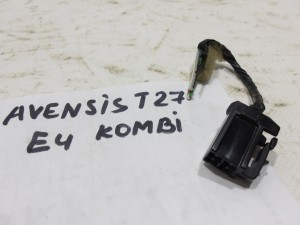 WTYCZKA KOSTKA GNIAZDA ZAPALNICZKI PRZÓD TOYOTA AVENSIS T27 F-VAT