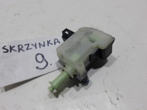 SIŁOWNIK KLAPKI WLEWU PALIWA 77030-05030 TOYOTA AVENSIS T27 F-VAT