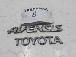 EMBLEMAT ZNACZEK KLAPY TOYOTA AVENSIS T27 F-VAT