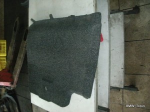 TAPICERKA BOCZEK BAGAŻNIKA L KOMBI MERCEDES E W210