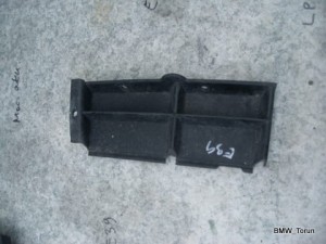 KRATKA ZDERZAKA PRZÓD PRZEDNIA BMW E39